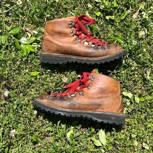 Danner Mountain Light Cascade Boots